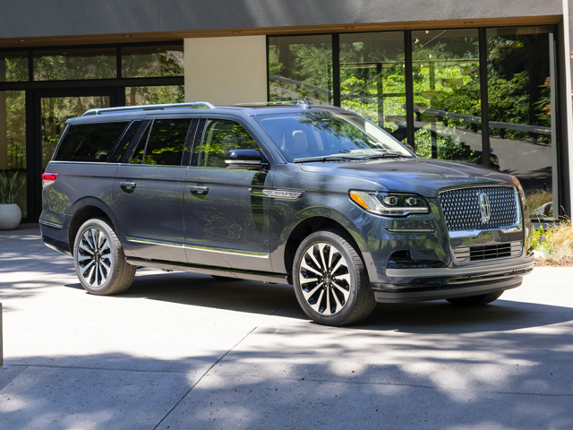 The 2024 Lincoln Navigator comes equipped with cutting-edge suspension