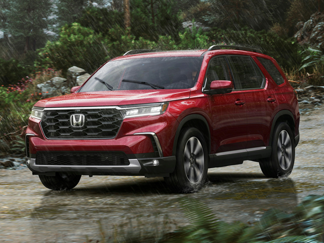 Front View of the 2024 Honda Pilot